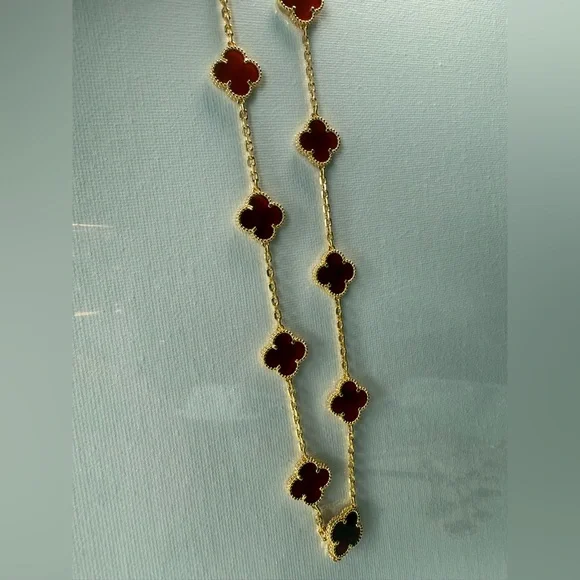 Red Clover Necklace Jewelry - Picture 11 of 17